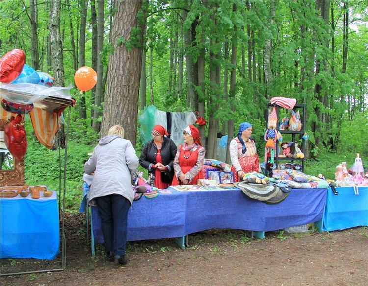 Троицкие гуляния у деревни Василёво, часть вторая. Архитектурно-этнографический музей под открытым небом "Василёво"
