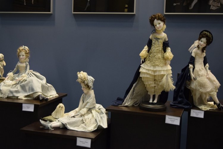 VII Московская международная выставка "Искусство Куклы". Портреты кукольной души или незримый диалог. Часть 2