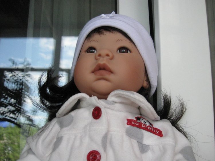 Азиаточка Миддлетончик и её любимые игрушки