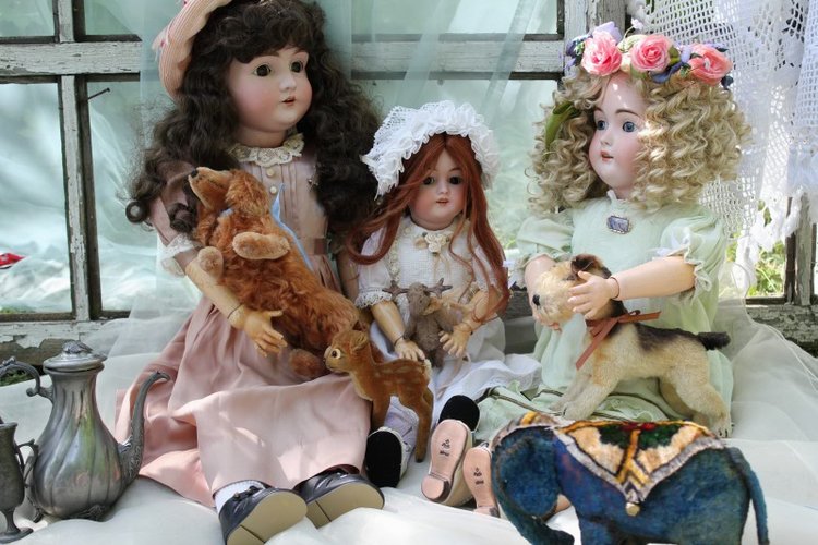 Сестрёнки Кестнер на прогулке (фото 8)