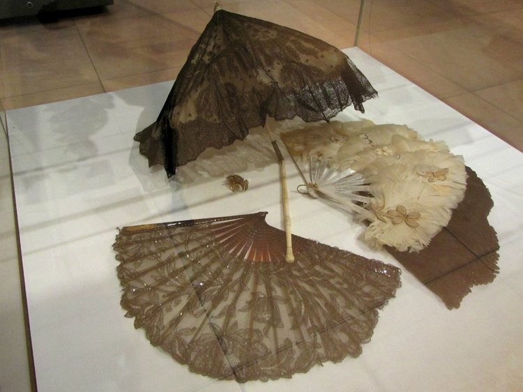 «Мода по-взрослому. Истории из кукольного гардероба» - выставка в Музее-заповеднике «Царицыно» - продолжение - детали. Часть