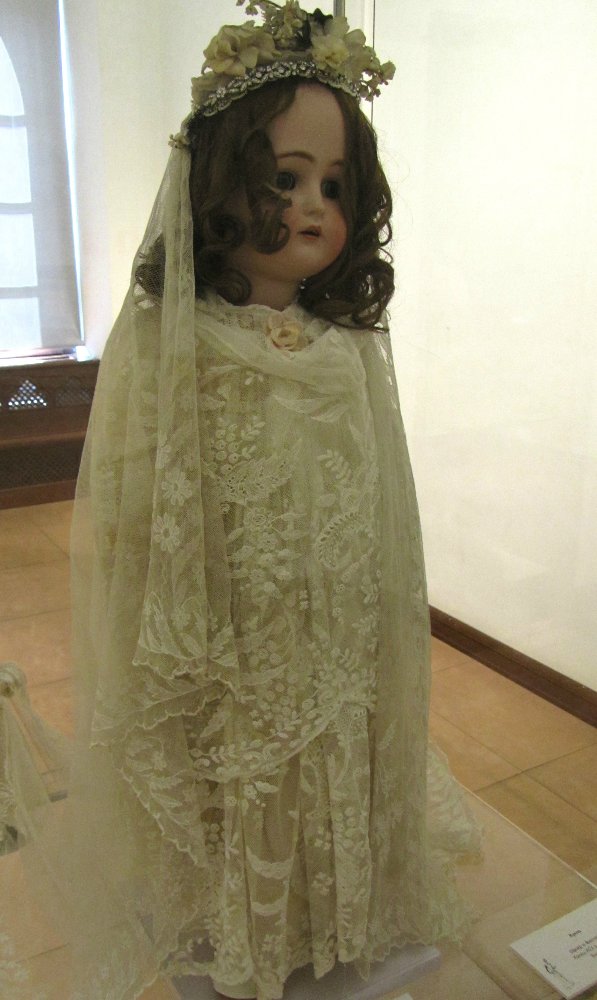 «Мода по-взрослому. Истории из кукольного гардероба» - выставка в Музее-заповеднике «Царицыно» - продолжение - 3-ий зал.