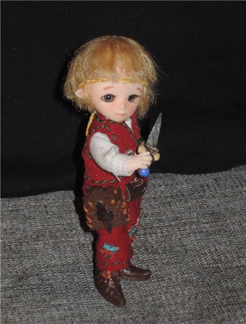 "Дилька с хоббитским кинжалом (фото 5)