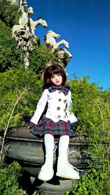 Поезд в Барселону дремлет, или, Мне ещё три платья надеть осталось