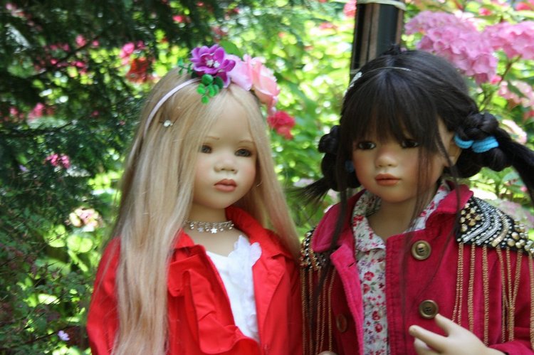 Солнечный денек в саду. Часть третья - Лилит и Анна Лу