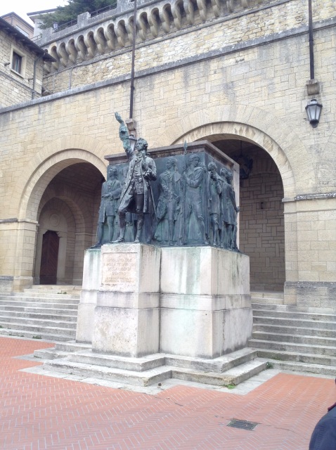 Приключения Минуш в Италии Часть 1. Сан-Марино. Государство в облаках