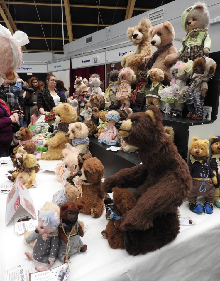 Зверюшки на балу. Тишинка 2017