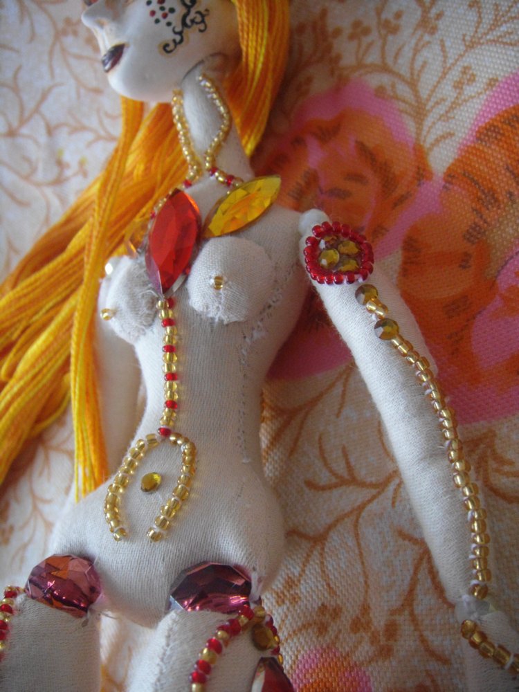 Кукольный эксперимент 4.1: кукла в смешанной технике. Отделка тела