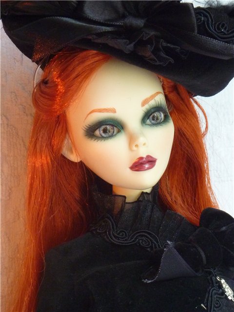 Прекрасная Евангелина Ужасная (Evangeline Ghastly) от Роберта Тоннера (Robert Tonner)