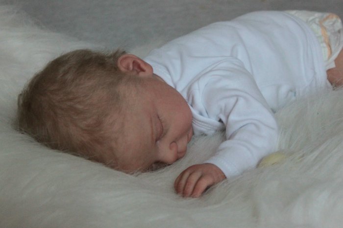 Спящий ангелок Ребекка. Кукла реборн Виктории Вишни (фото 9)