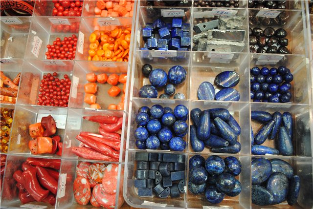 Выставка на Тишинке "Атмосфера творчества". Октябрь 2014. Бусинка к бусинке - получаются бусики! Кружево для антикварных