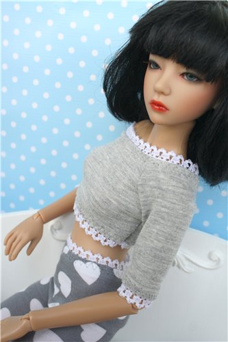 Гардероб для красавицы Леоны