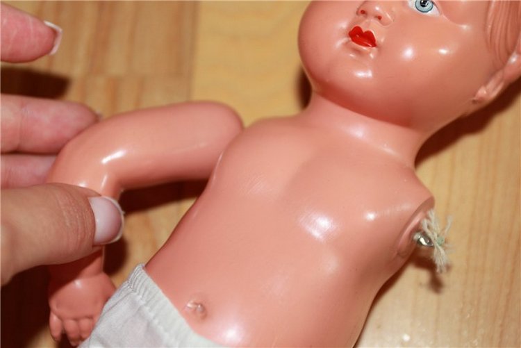 Перетяжка рук. Гретхен, Cellba Celluloid Warenfabrik , Germany, 1940 г (фото 2)