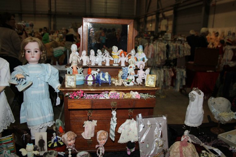 Выставка кукол, мишек тедди, кукольных домиков и миниатюры в Нидерландах 24-25 октября 2015 год. Часть третья - антикварки