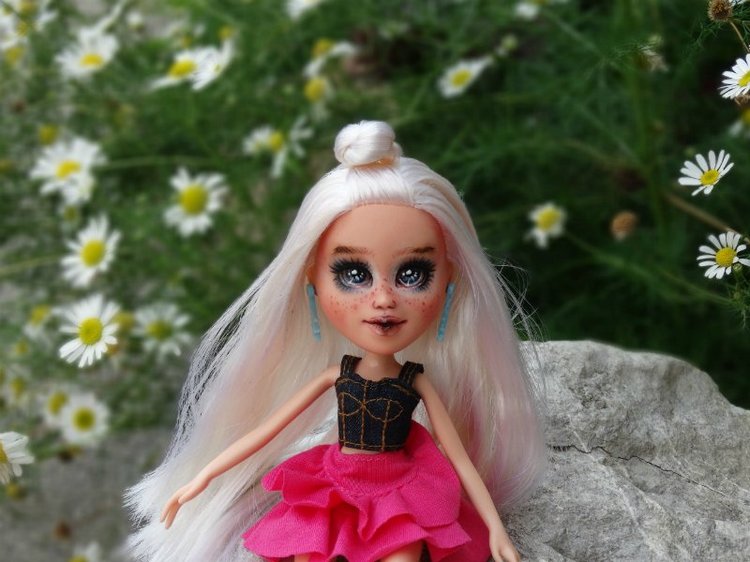 Мой цветочек, ещё одна перерисованная Братц (фото 10)