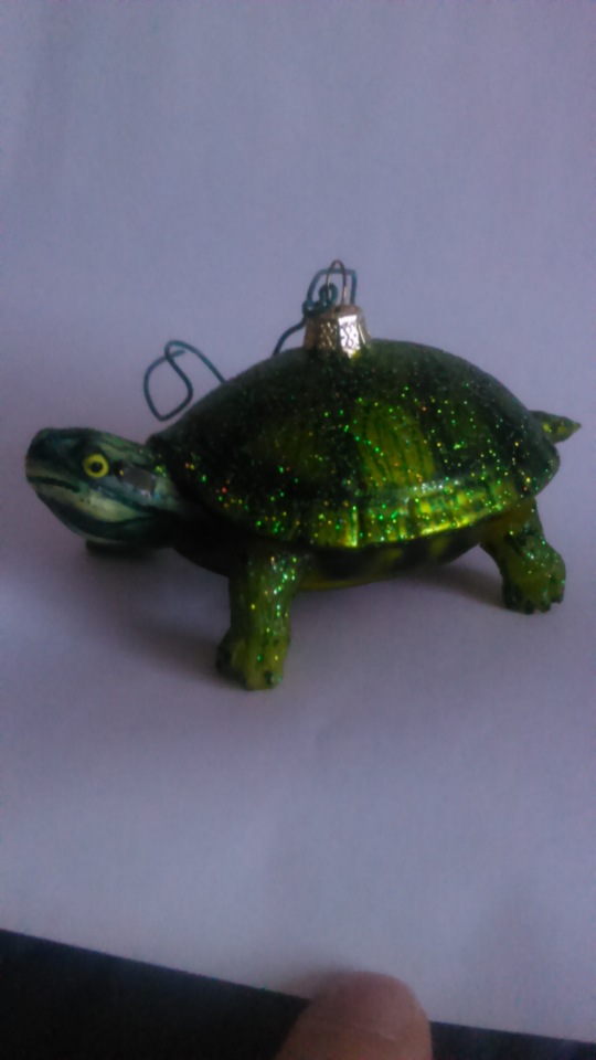 Ребята!! А давайте елочные игрушки показывать! :-)