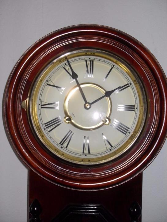 Старинные часы еще идут. Коллекция старинных часов