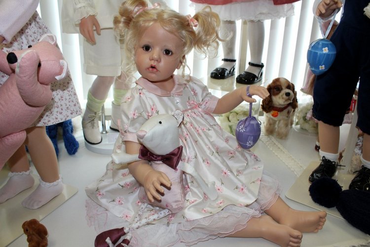 Пасхальная встреча в магазине кукол Гюнзел. Новая коллекция из резин 2017. Mila i Robin