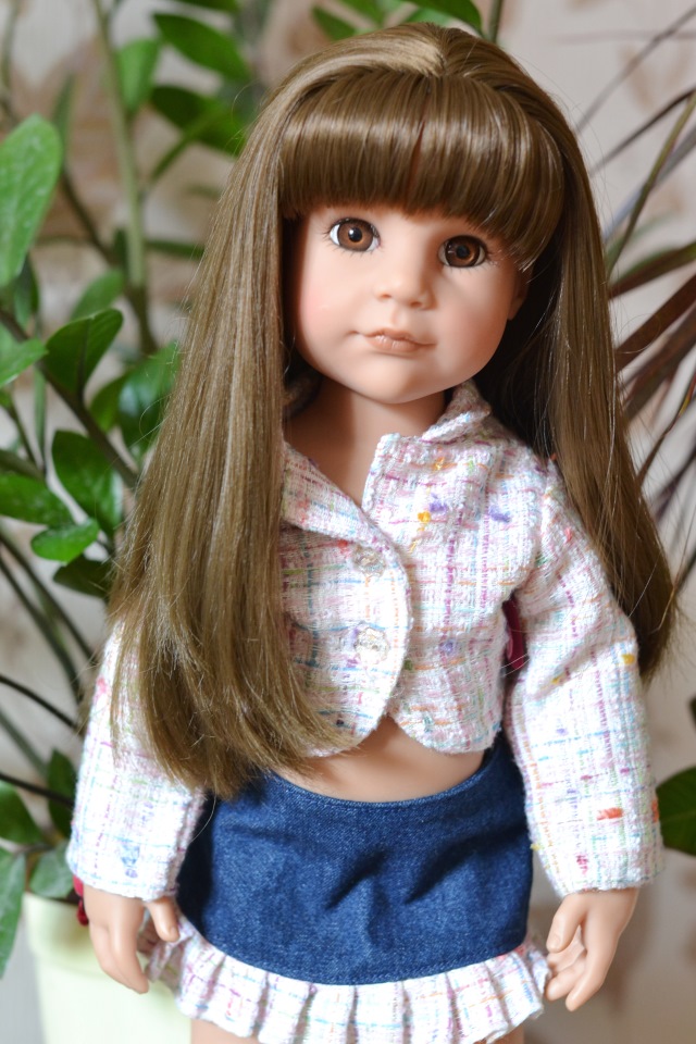 Брюнетки из Спа-салона немецкой фирмы Gotz