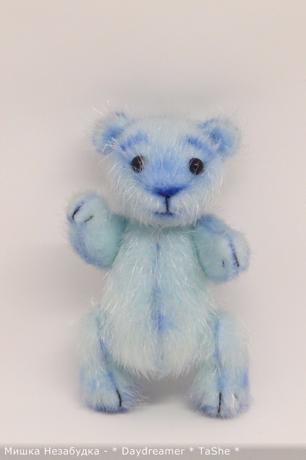 Мишка Незабудка цвета неба в солнечный день (фото 2)