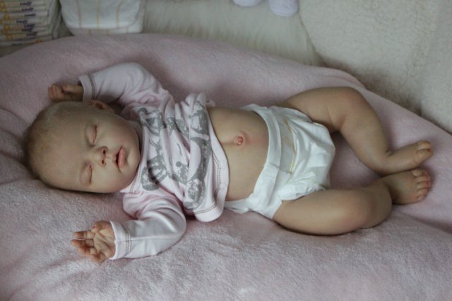 Спящая крошка НОА. Куколка реборн Виктории Вишни (фото 5)