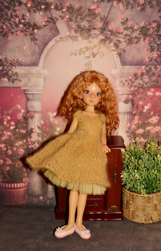 Весеннее обновление. Платья для кукол Kaye Wiggs