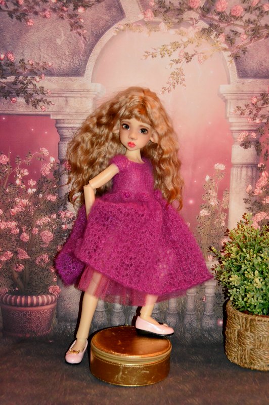 Весеннее обновление. Платья для кукол Kaye Wiggs