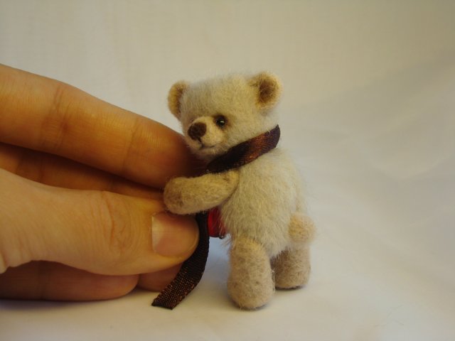 Мишка с клюковкой, авторская игрушка Ольги Чернухо (фото 9)