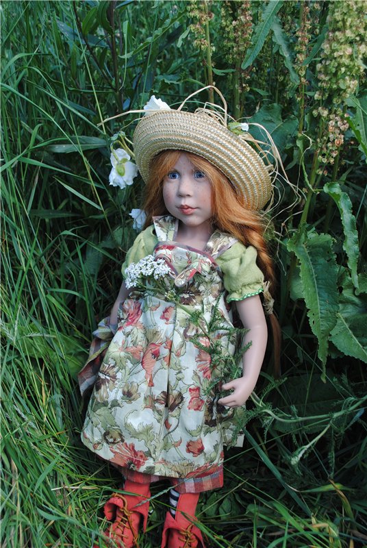 Мы купили два билета - уезжаем завтра в лето