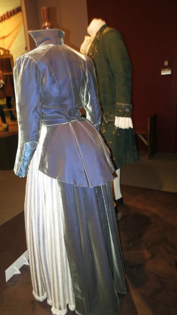 Как за неприметным фасадом может скрыватся просто удивительный Клондайк!!! Или "Это я удачно зашел!!!!!"