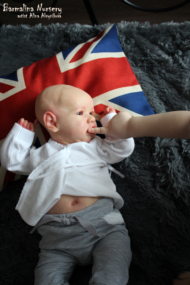 Ну и тут не обошлось без сходства. Малыш реборн