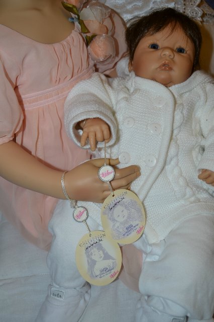 А у Гвэн появилась сестренка (или братик)