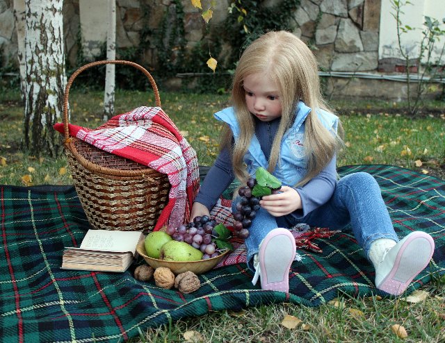 Весь день стоит как бы хрустальный, и лучезарны вечера... Куклы реборн Елены Ядриной