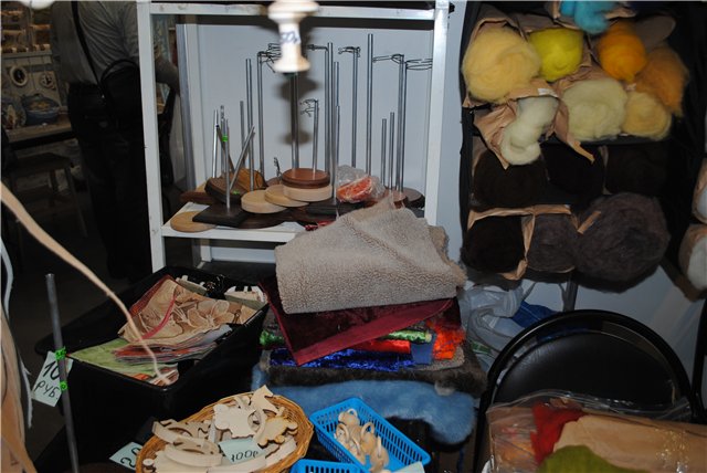 Выставка на Тишинке "Атмосфера творчества". Октябрь 2014. Бусинка к бусинке - получаются бусики! Кружево для антикварных