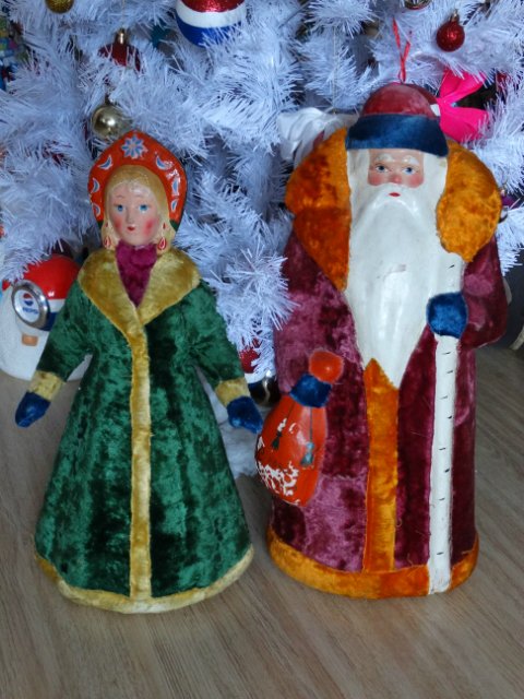 Дедов Морозов много не бывает