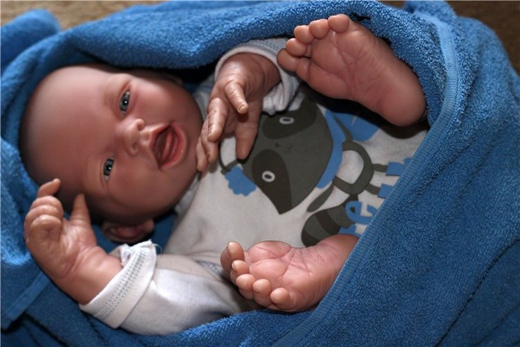 Девочка или мальчик, кукла Berenguer коллекция Bebe Real Collection Валентина (фото 6)