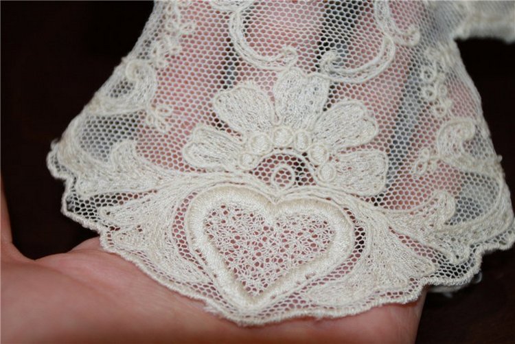 Подарки куклятам. Антикварное платье и парик (фото 4)