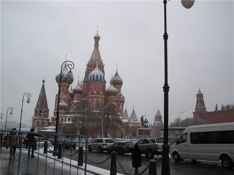 Как Элис и Муся посетили выставку кукол в Гостином дворе