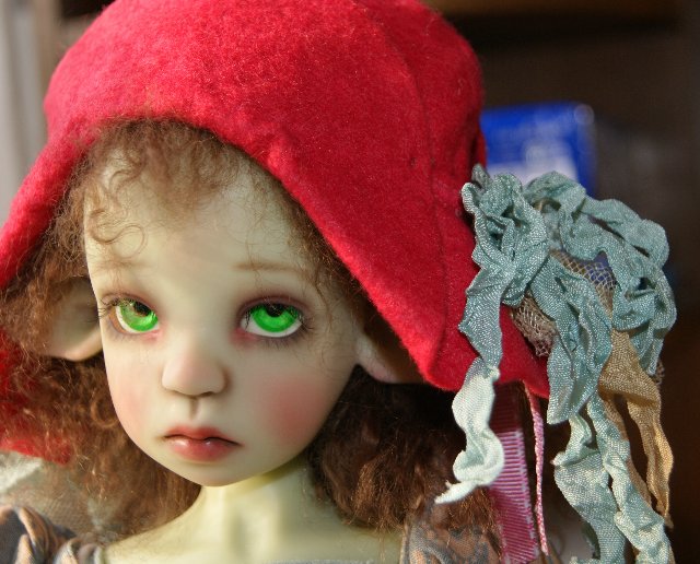 Mademoiselle Buonaparte или росшная Нелличка фавн green Kaye Wiggs с кастомным мейком и аутфитом от Val Zeitler