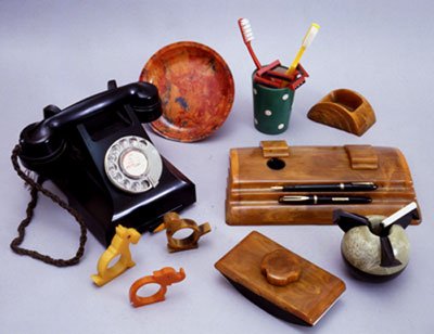 Славный пластик "бакелит"! У него отменный вид! Или возвращение бакелитового болванчика