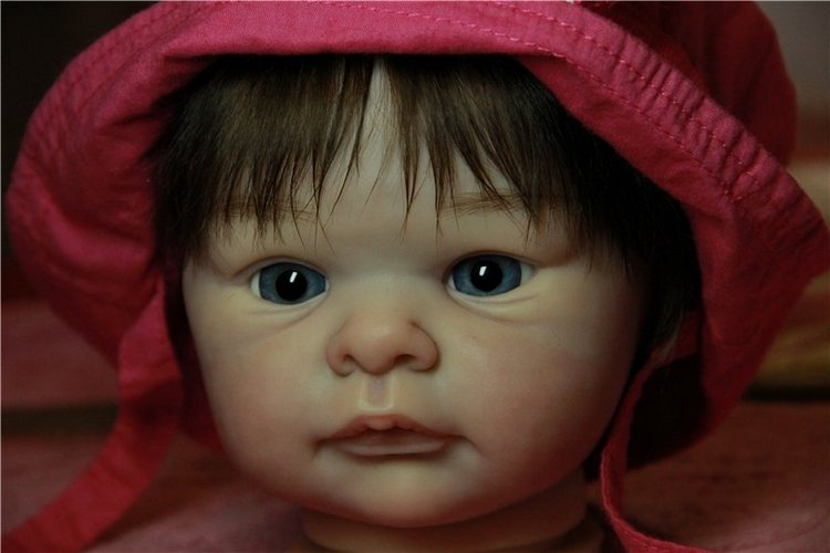 Джулия - малышка из молдика Jill от Adrie Stoete