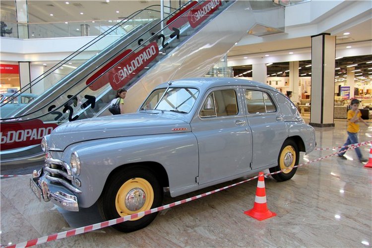 Выставка ретро-автомобилей и выставка уникальных песчаных скульптур в Твери (фото 6)