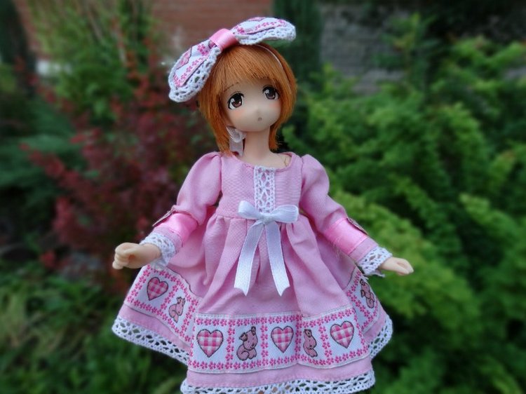 Дюймовочка в сказочном саду