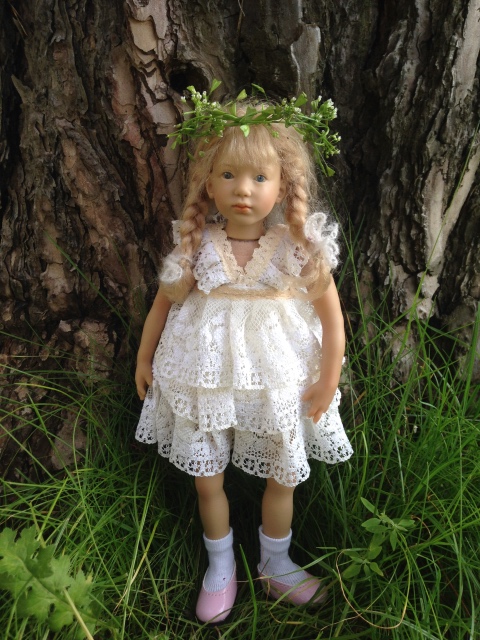 Сири в сосновом лесу. Siri mini club A. Himstedt