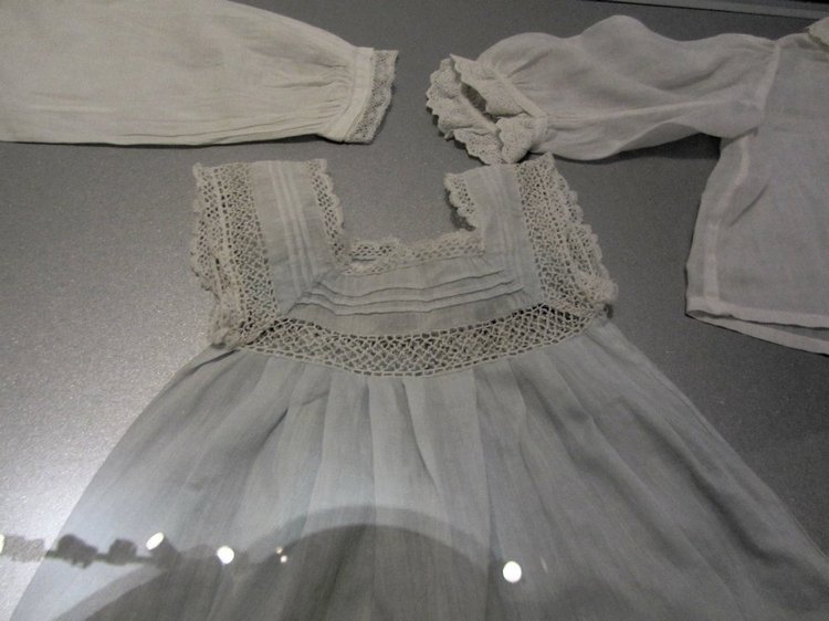 «Мода по-взрослому. Истории из кукольного гардероба» - выставка в Музее-заповеднике «Царицыно» - продолжение - детали. Часть