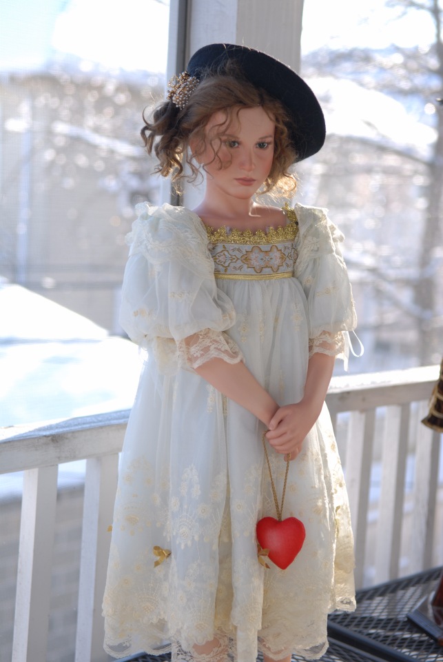 Два офицера и девушка, или поздравляю вас с Праздником Любви