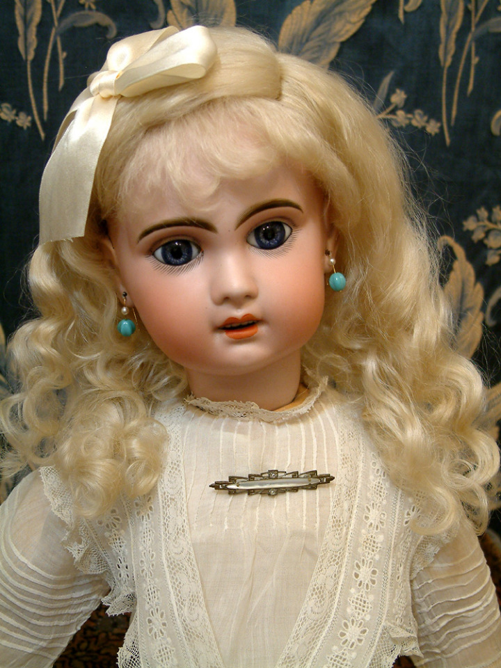 Внимание, опасный вирус — Редкие антикварные куклы и реплики: воск