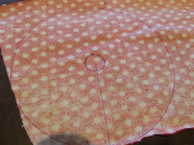 Платье для куклы за 15 минут без единой примерки. Мастер-класс (фото 2)