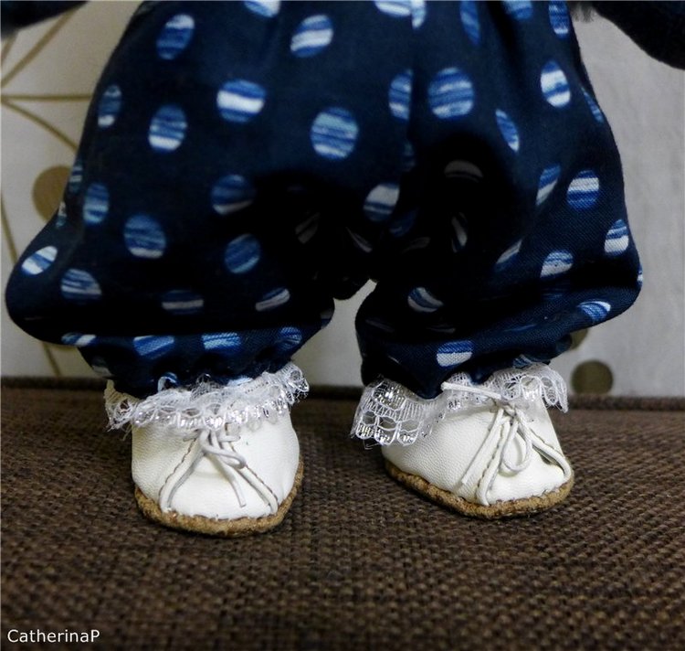 "По острым иглам яркого огня"