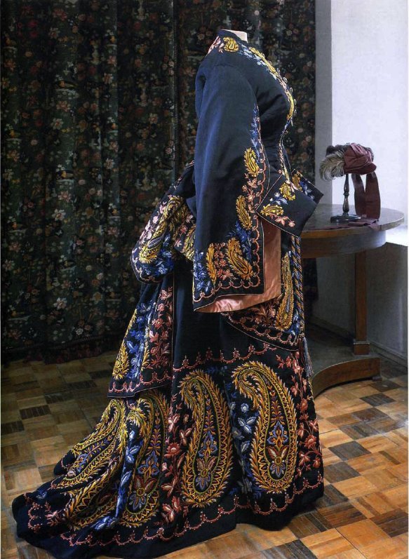 Красный пейсли | Бэйбики Красный пейсли — Одежда и обувь для кукол своими руками: фото